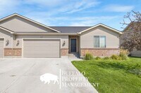 Building Photo - 4215 Roy Cir