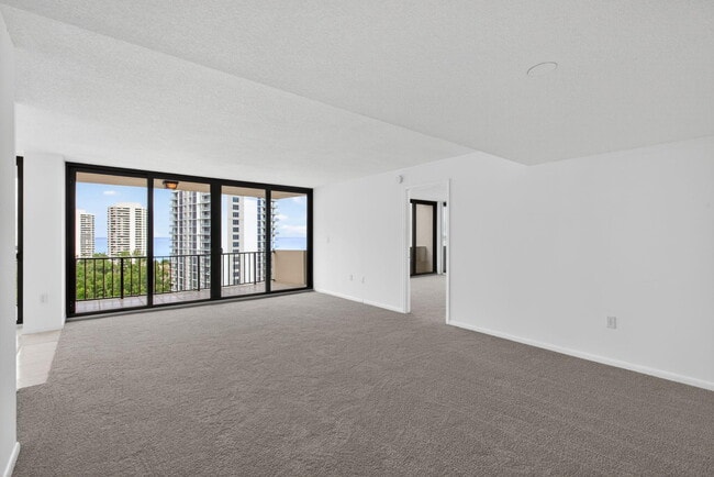 Building Photo - 4200 N Ocean Dr