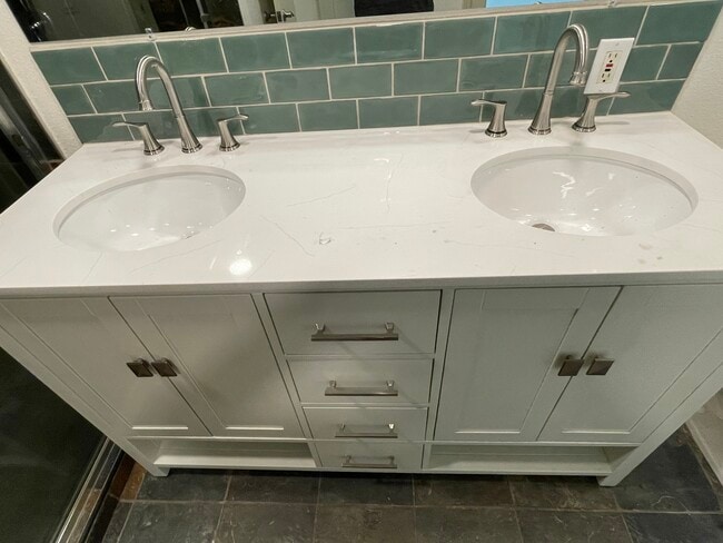 Building Photo - 249 Mangano Cir