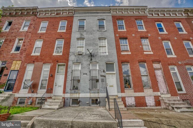 Building Photo - 424 E North Ave