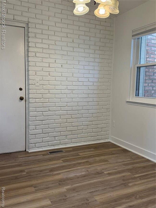 Building Photo - 3028 Moon Lake Dr