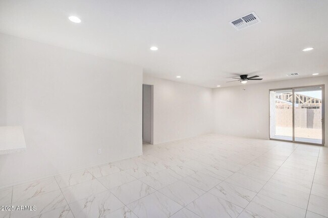 Building Photo - 6970 W Gwen St