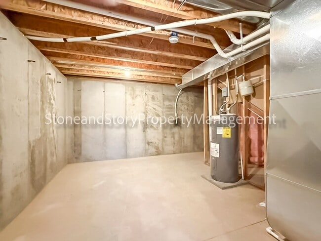 Building Photo - 3 Bedroom 2.5 bath