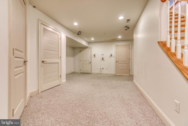 Building Photo - 1320 Race St