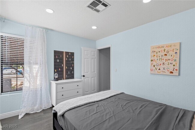 Building Photo - 2932 Whalers Cove Cir