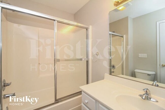 Building Photo - 125 Rustinburg Ct