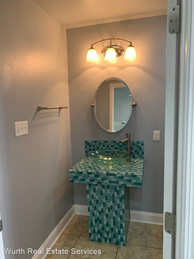 Building Photo - 3 br, 2.5 bath House - 14042 Woodland Ridg...