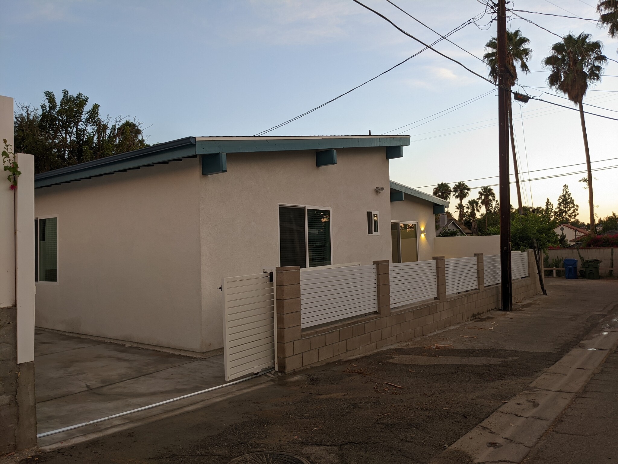 Parking Gate - 17051 Labrador St