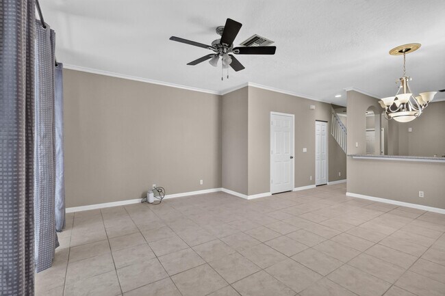 Building Photo - 8103 Bellagio Ln
