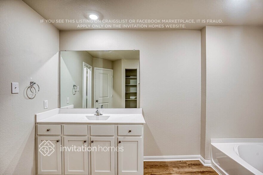 Building Photo - 8214 Sunberry Shadow Dr