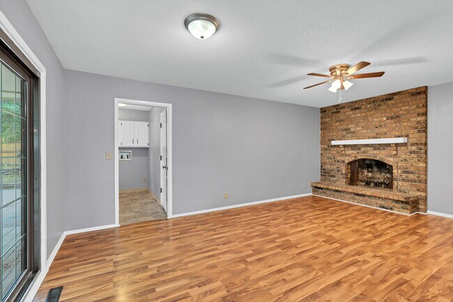 Building Photo - 1306 Brookfield Ln