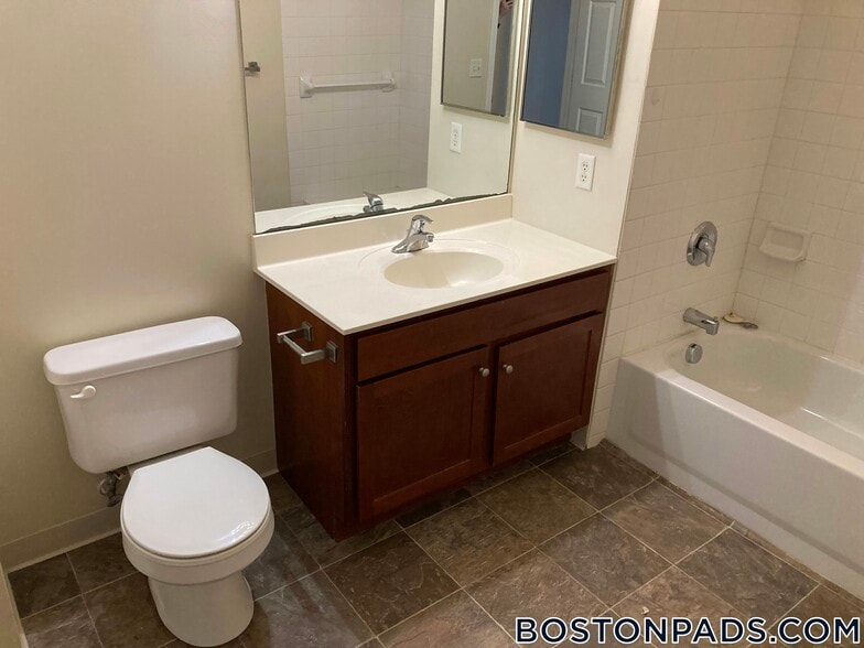 Building Photo - 311 Lowell St