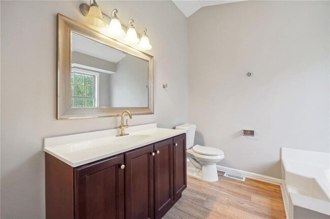 Building Photo - 805 Grindstone Pl SW