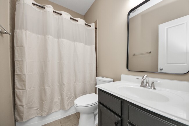 Building Photo - 8226 Stratford Canyon Dr