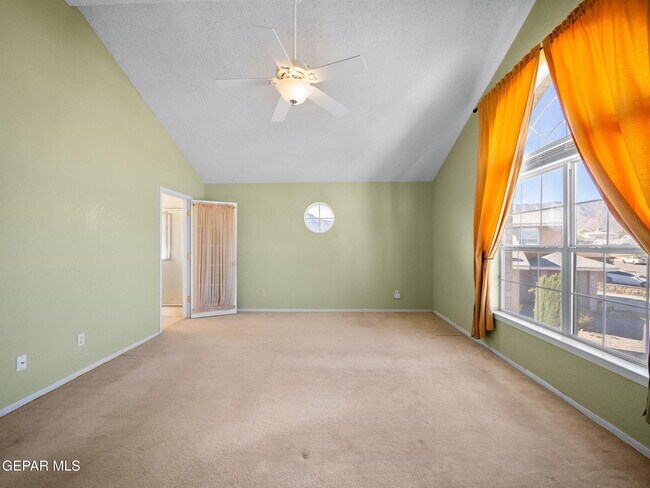 Building Photo - 4572 Loma Linda Cir