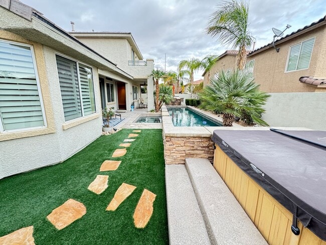 Building Photo - Spacious 4 Bedroom Home with Private Pool!