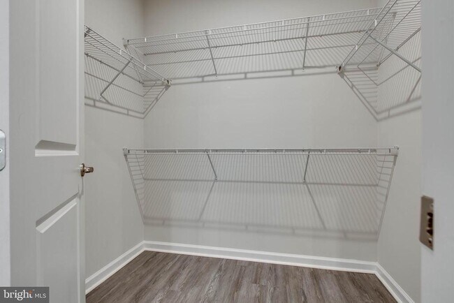 Building Photo - 3004 Cornfield Ave