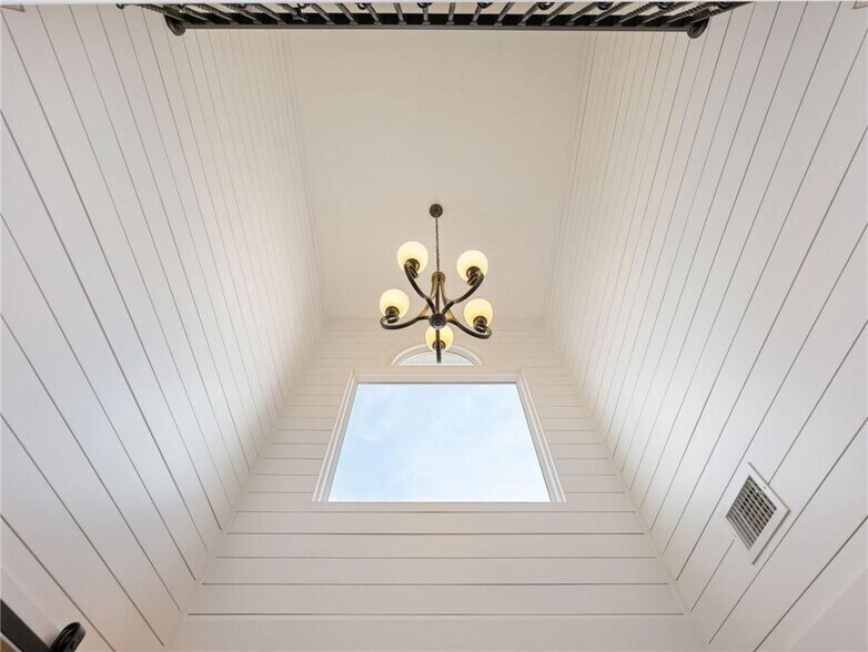 Building Photo - 3965 Hamilton View Way NE