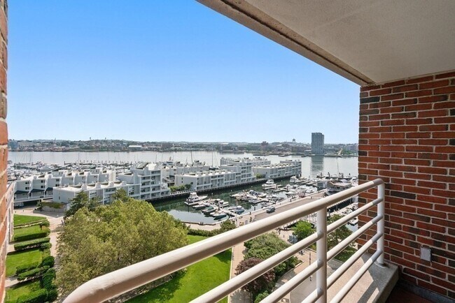 Building Photo - 197 8th St