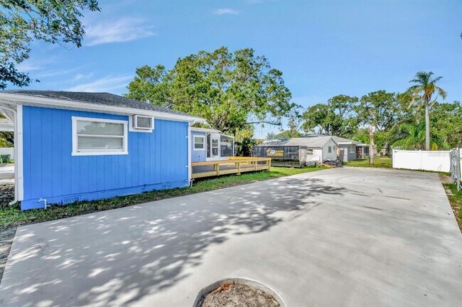 Building Photo - 2963 Bahia Vista St