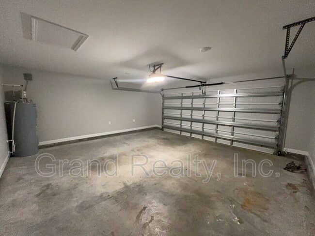 Building Photo - 4010 Roxies Ln