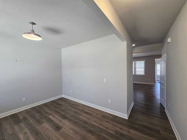 Building Photo - Perfect Mebane Location!