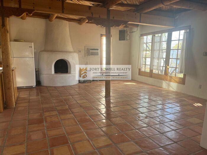 Building Photo - 2747 S Kinney Rd