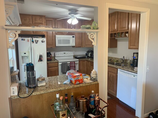 Kitchen - 2816 Emma Lee St