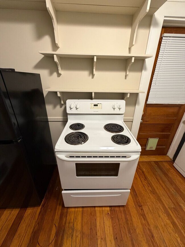 Building Photo - 1722 Coleman Ave