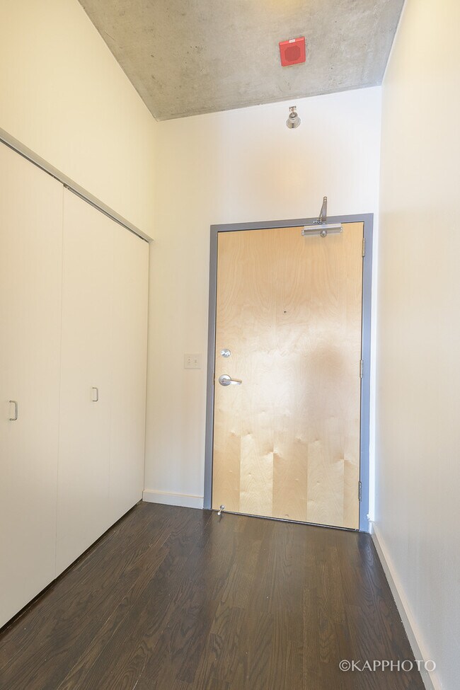 Building Photo - 1620 S Michigan Ave