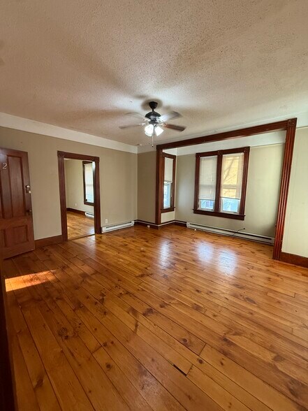 Primary Photo - 17 Sunnyside Ave