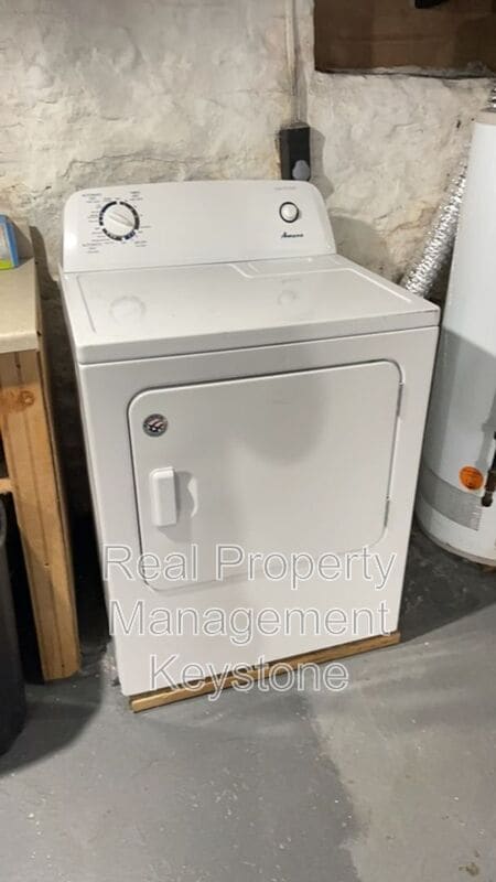 Building Photo - 33 Merritt Ave