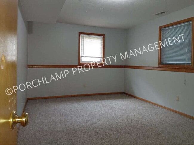 Building Photo - 3045 Chaminade Ct SW