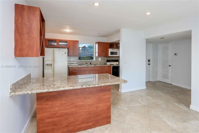 Building Photo - 7410 SW 82nd St