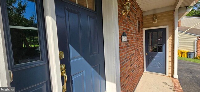 Building Photo - 1526 Palm Ct
