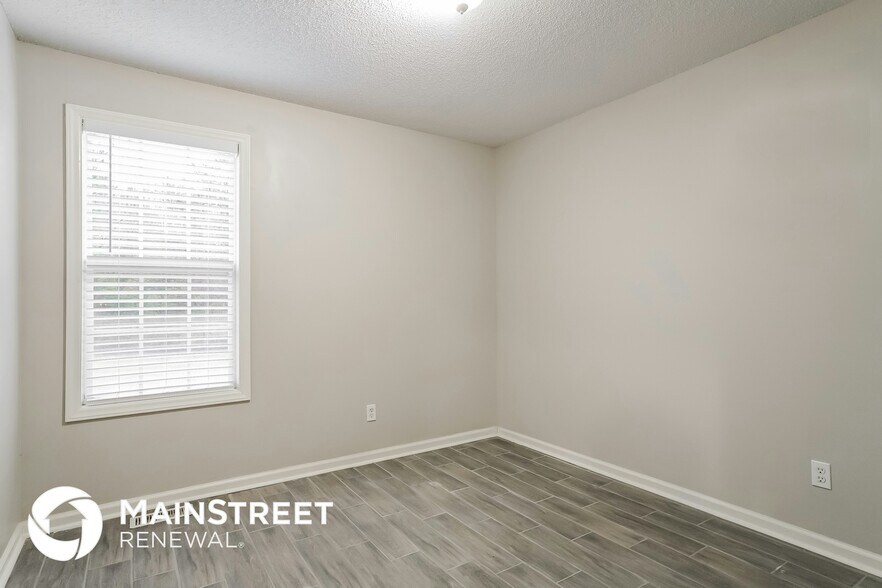 Building Photo - 241 Sommerset Dr