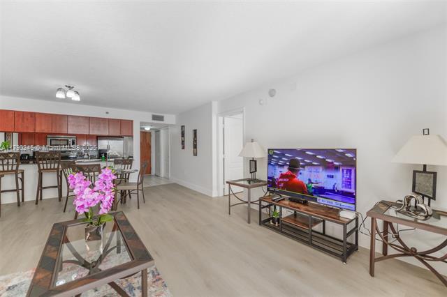 Building Photo - 1200 Brickell Bay Dr