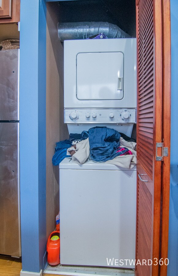 Building Photo - 1727 S Indiana-323