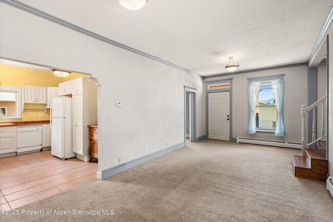 Building Photo - Charming Single Family Home in Rifle for Rent