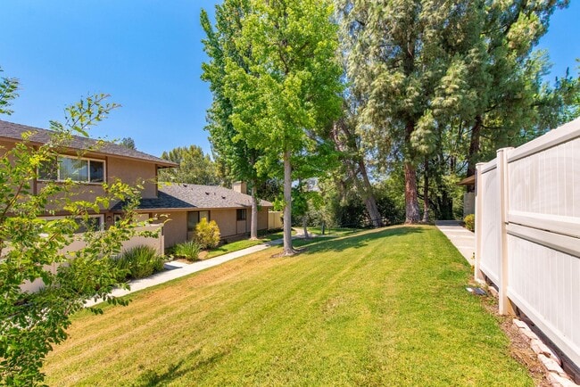 Building Photo - 28763 Conejo View Dr