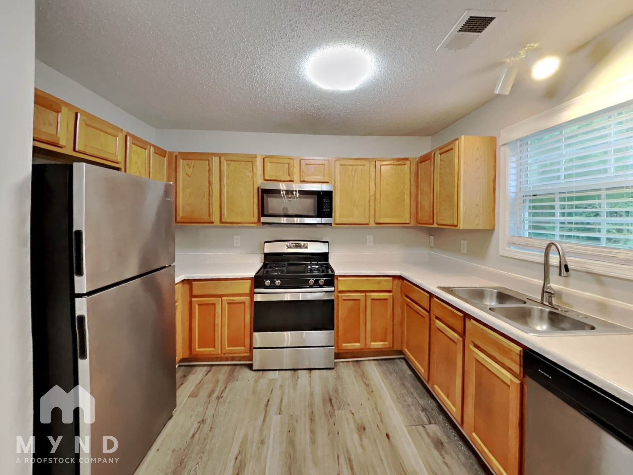 Building Photo - 323 Rosemont Ct