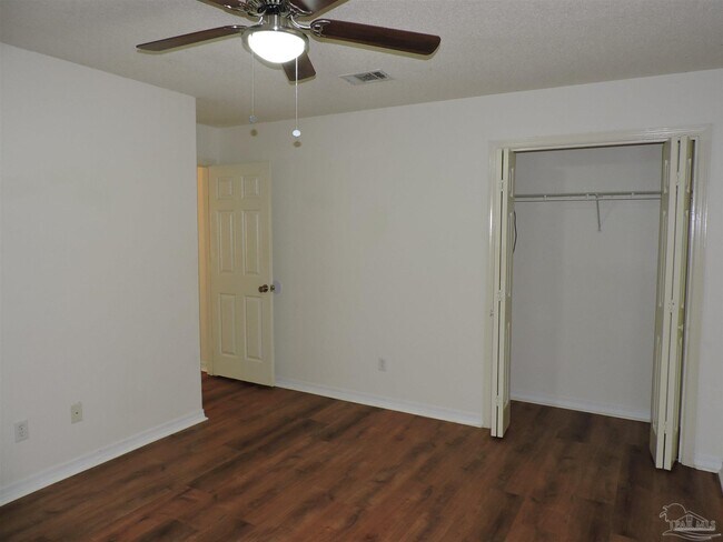 Building Photo - 2552 Southern Oaks Dr