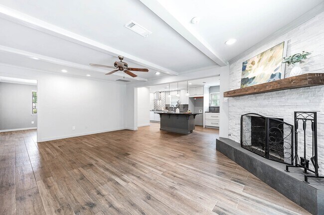 Building Photo - 6030 Warm Springs Rd