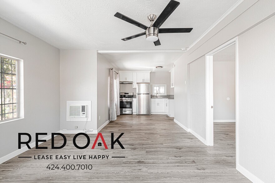 Building Photo - 810 W 42nd Pl