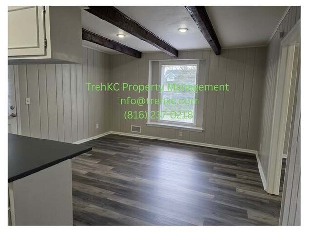 Building Photo - 1860 E 76th St