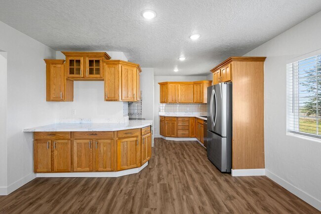 Building Photo - 781 S 1800 W