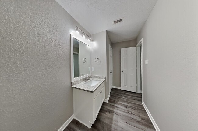 Building Photo - 7814 Pasture Spring Ln