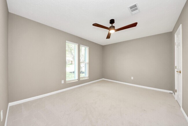 Building Photo - 16114 Forest Bend Ave