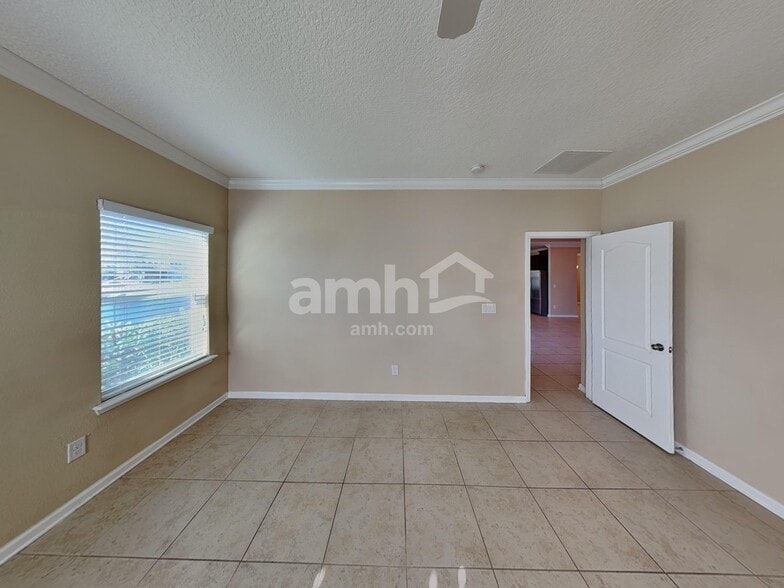 Building Photo - 210 Athens Dr