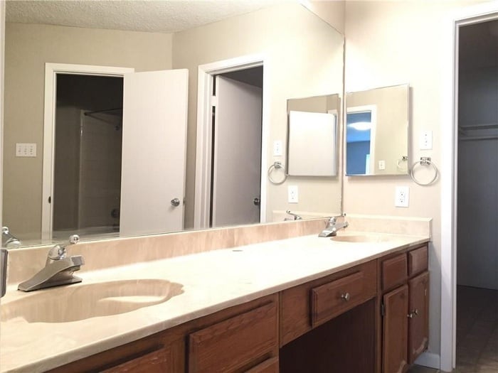 Building Photo - 621 Shenandoah Ct